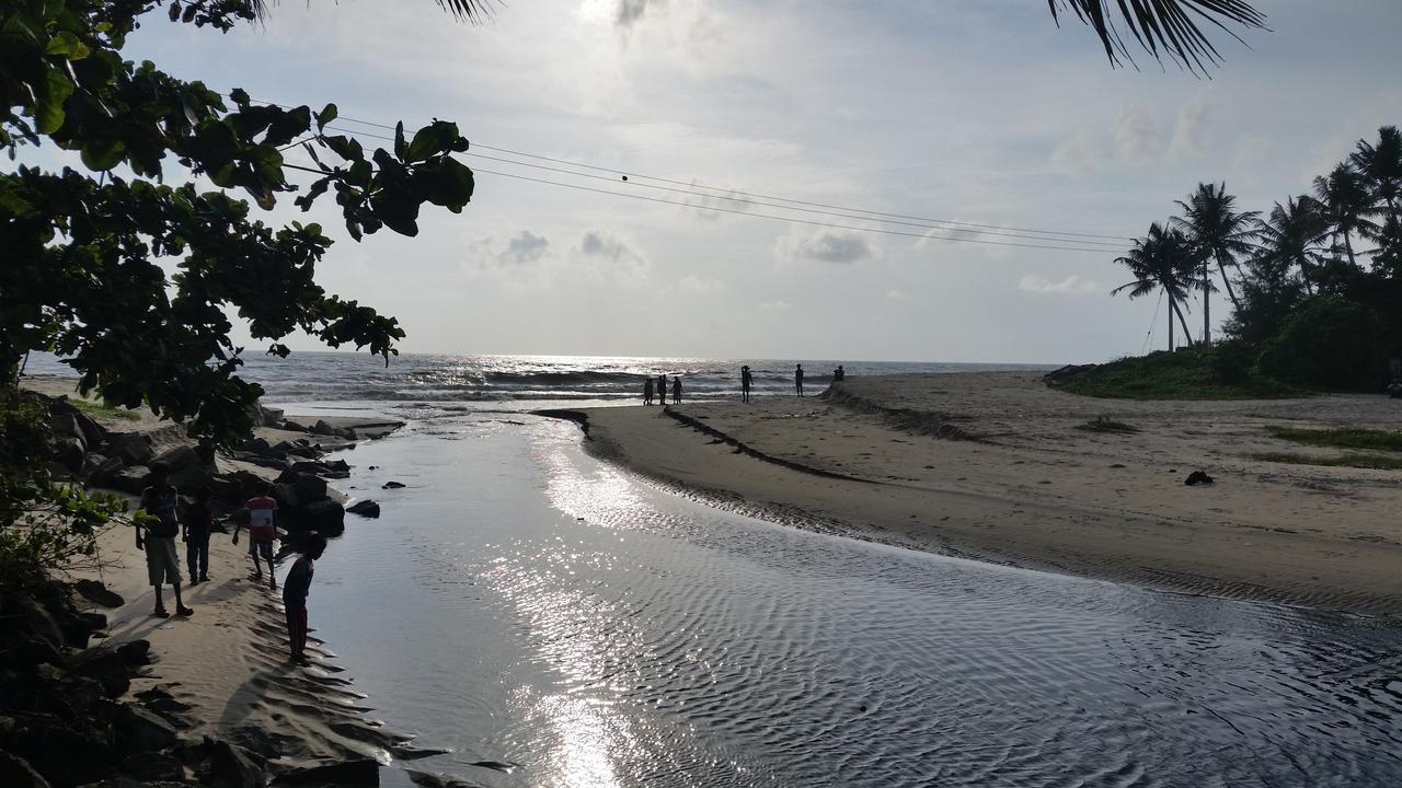 Funky Art Beach House Alappuzha Exterior foto